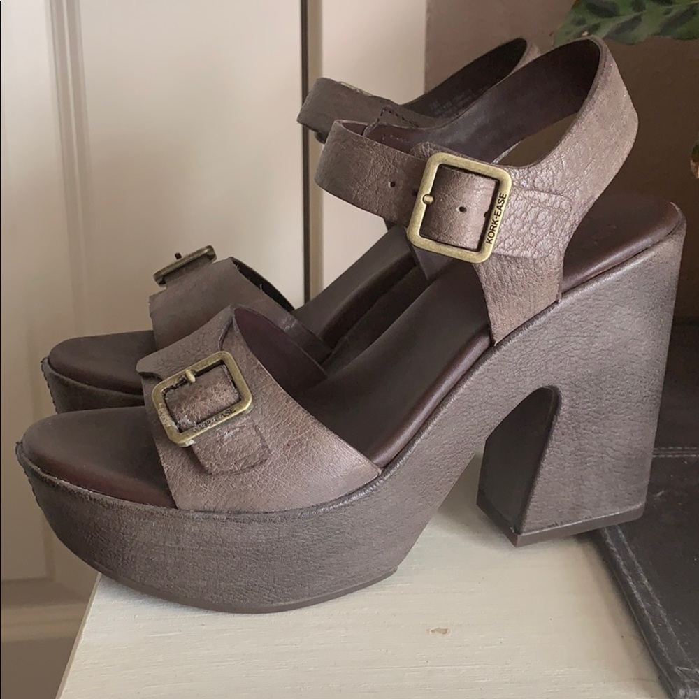 Kork-ease brown chunky heel sandals size 7. New!